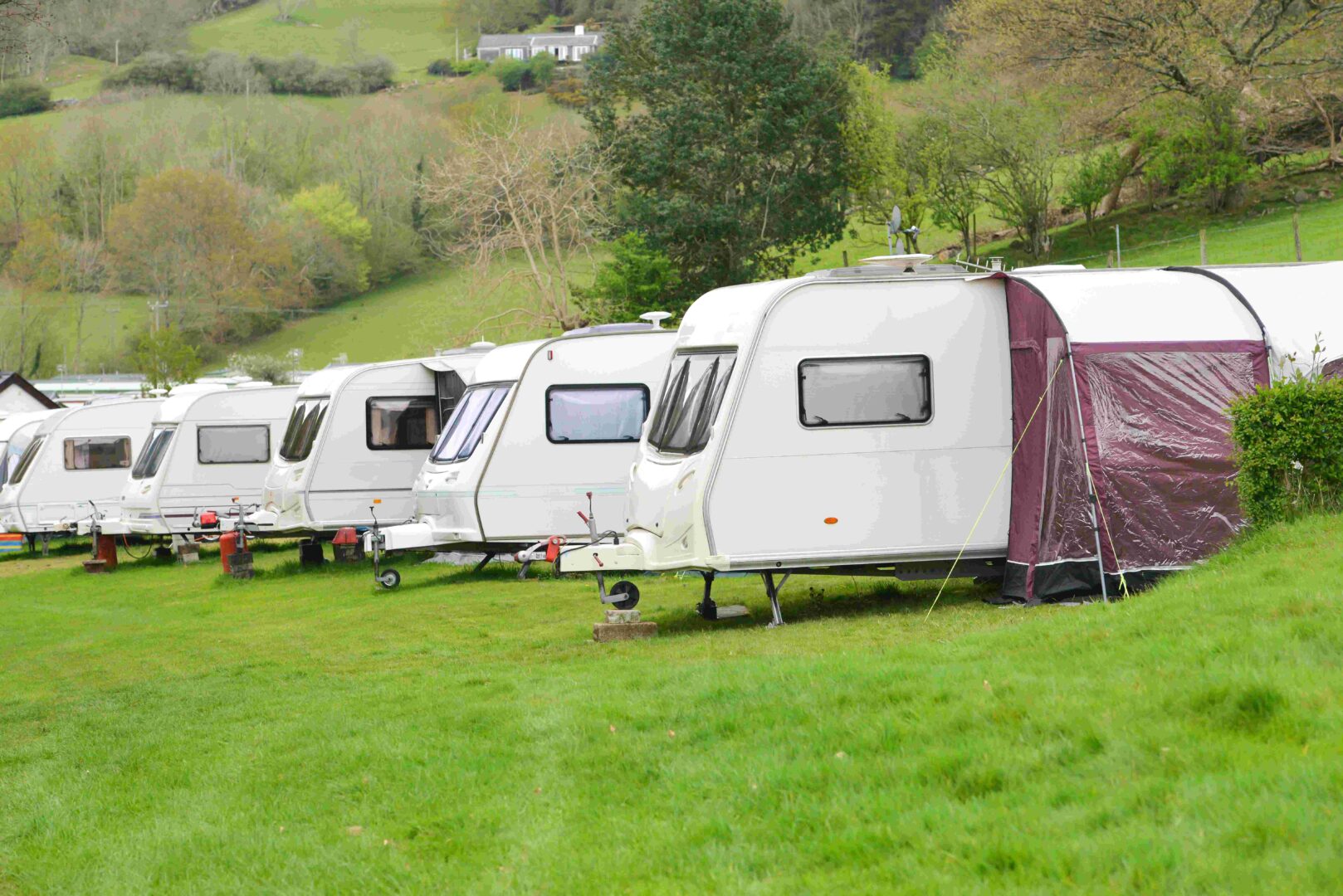 Caravans,parked,up,on,rural,caravan,park,in,wales,uk.